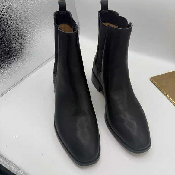 J. Crew Black Chelsea Vegan Leather Block Heel Boots, size 8.5 - Picture 3 of 5